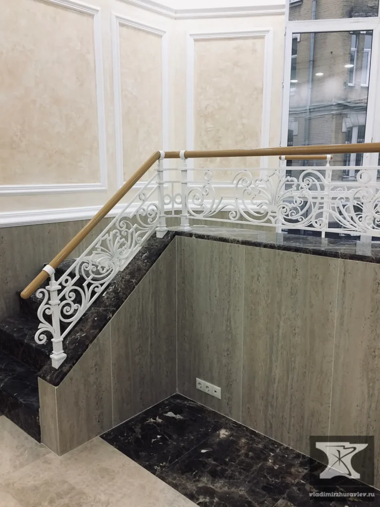 Изготовление кованых перил для министерства по надзору в сфере здравоохранения